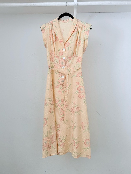 Dresses & Skirts - 1970s Vintage Pale Peach Poppy Print Dress